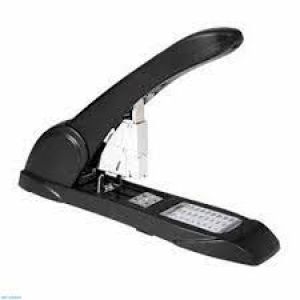 Dập ghim đại 210 tờ Deli 0395