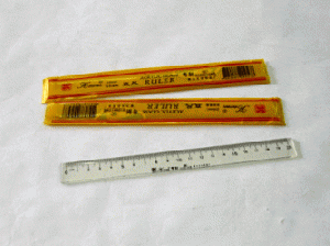 Thước kẻ mica Kewen 20cm 